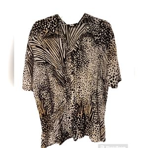 Studio 1940 Blouse with Short Sleeves EUC